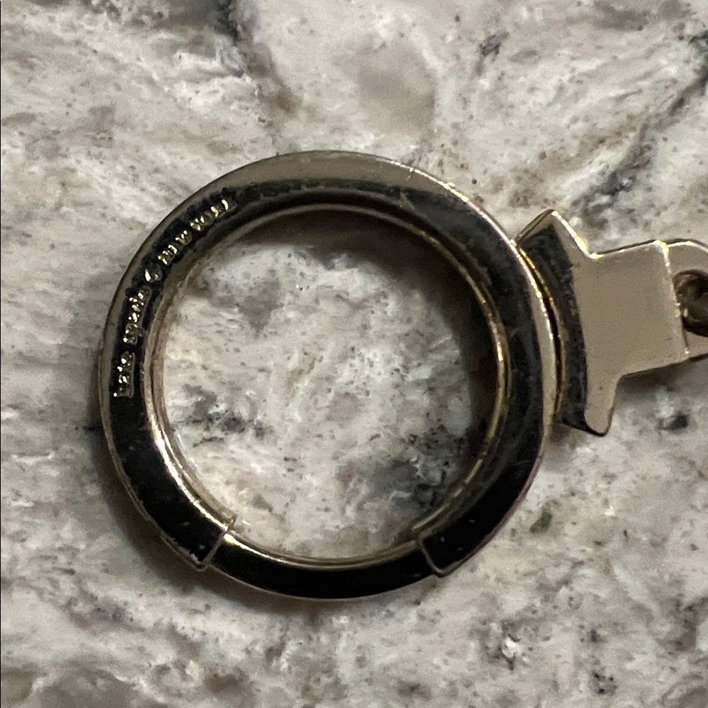 Kate Spade Key chain ♥️🩷 1/2 red 1/2 pink ~ so cute❣️ - Picture 3 of 6